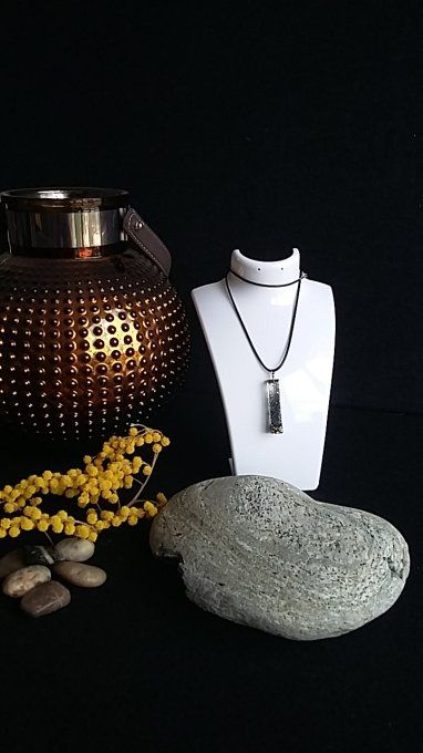 Pendentif tube.