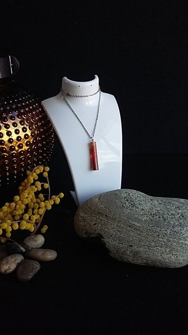 Pendentif tube.