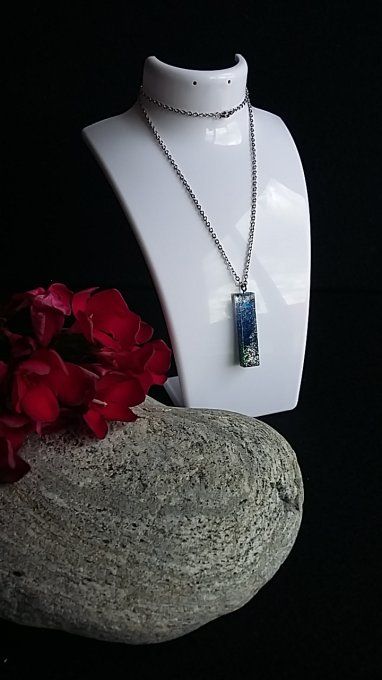 Pendentif tube.