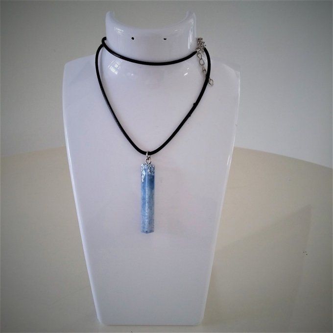 Pendentif tube.