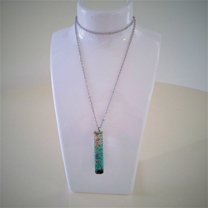 Pendentif tube.