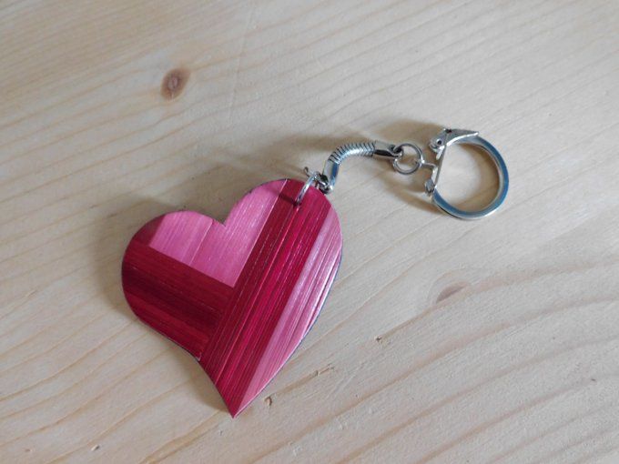 Porte-clef en marqueterie de paille.