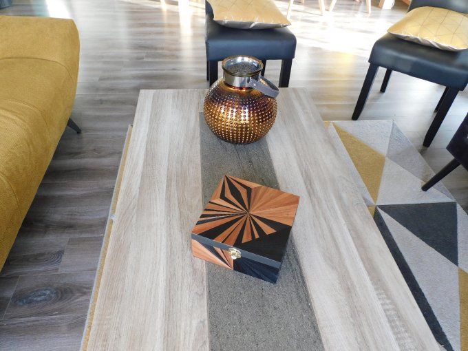 Boite en marqueterie de paille.