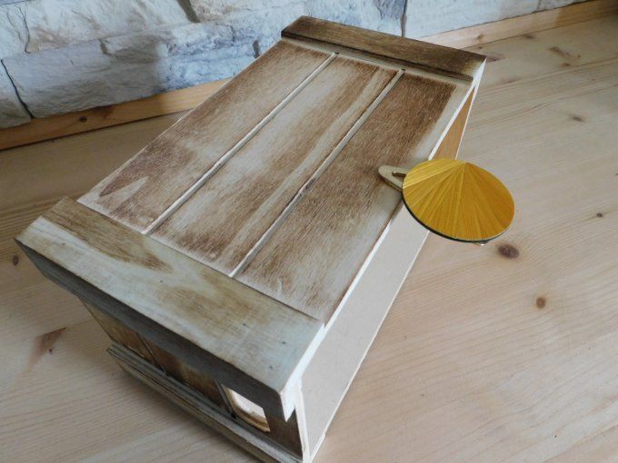 Barrette en marqueterie de paille.
