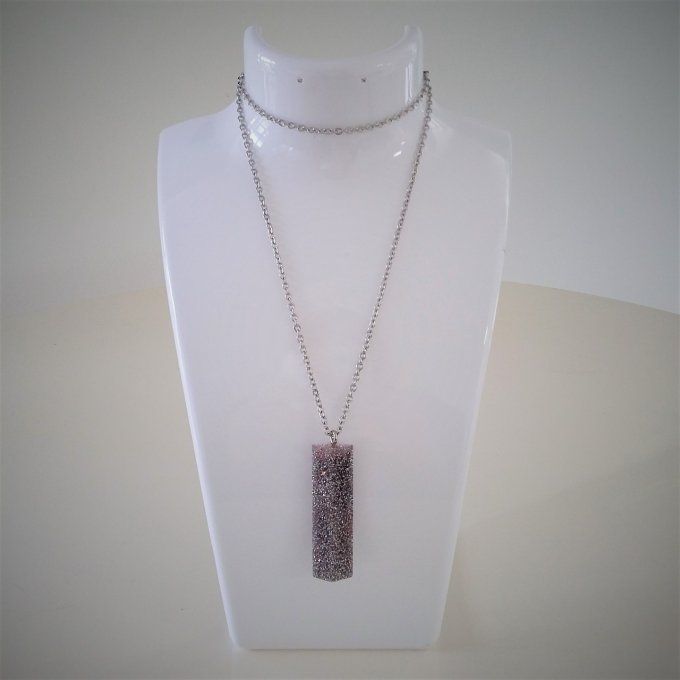 Pendentif tube.
