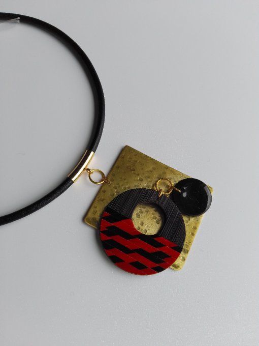 Collier passion.