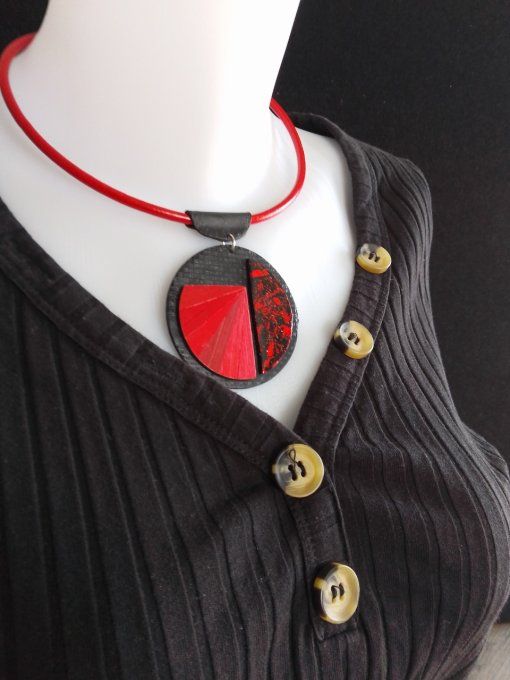 Collier Bella Rouge.