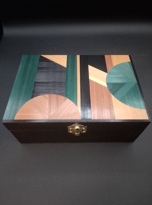 Boîte art deco en marqueterie de paille.