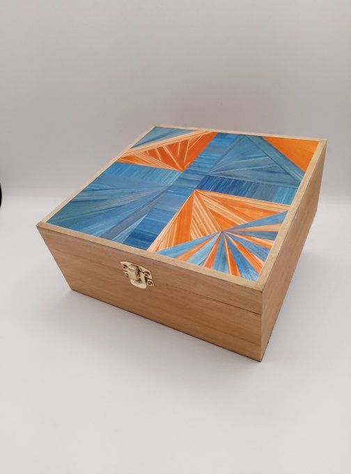 Boîte en marqueterie de paille orange/bleu