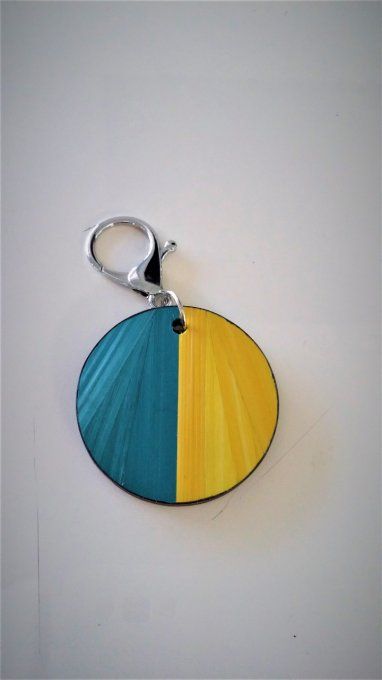 Porte-clef en marqueterie de paille.