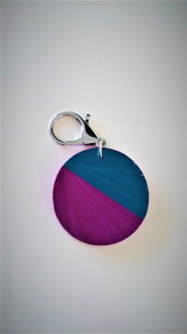 Porte-clef en marqueterie de paille.
