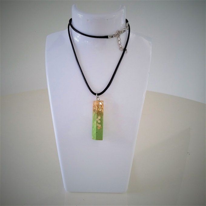 Pendentif tube.