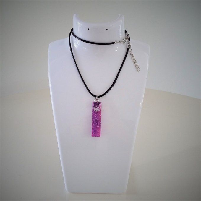 Pendentif tube.