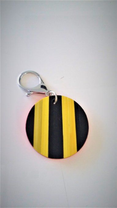 Porte-clef en marqueterie de paille.